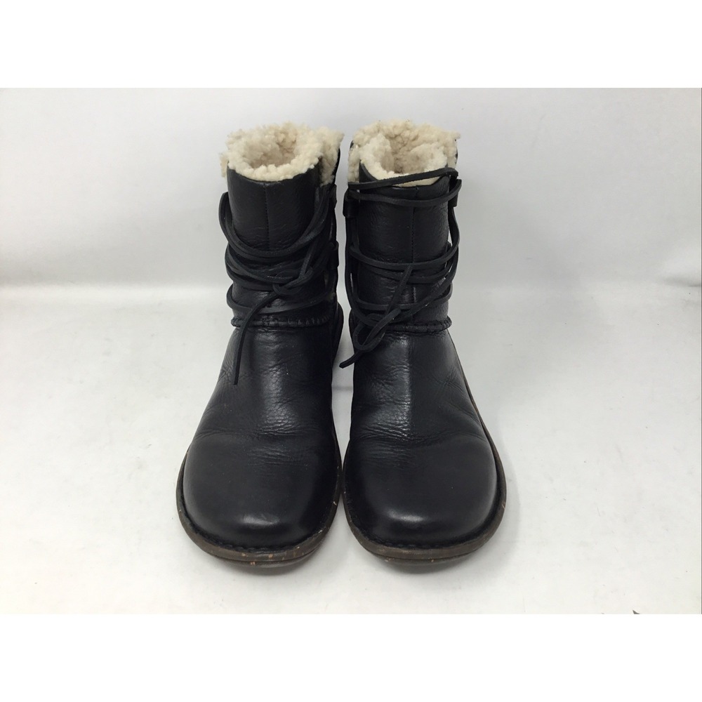UGG 1932 Caspia Leather Boots Women US 9 Black Sheepskin Shearling Fur Lined